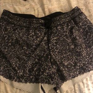 Lace print lululemon shorts